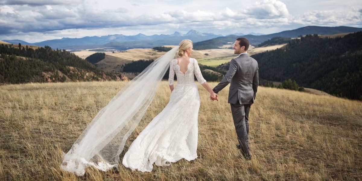 Wedding Invitations: Design a Custom Invite Without a Template